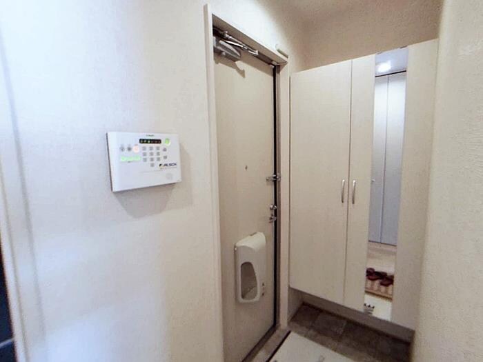 物件内観写真8　(玄関)