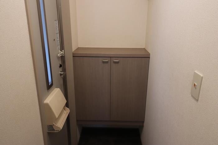 物件内観写真8　(玄関)