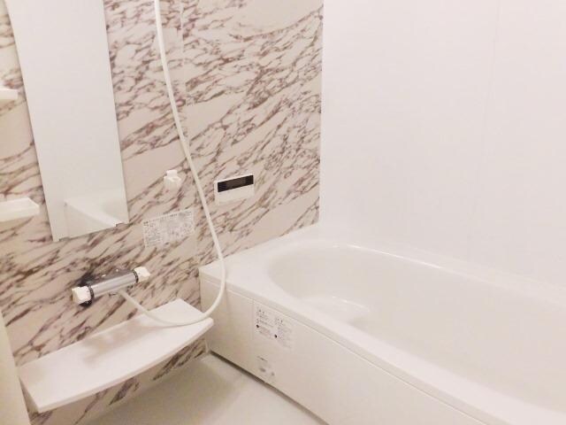 物件内観写真4　(＜浴室＞)
