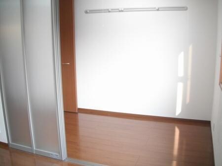 物件内観写真3　(洋室)