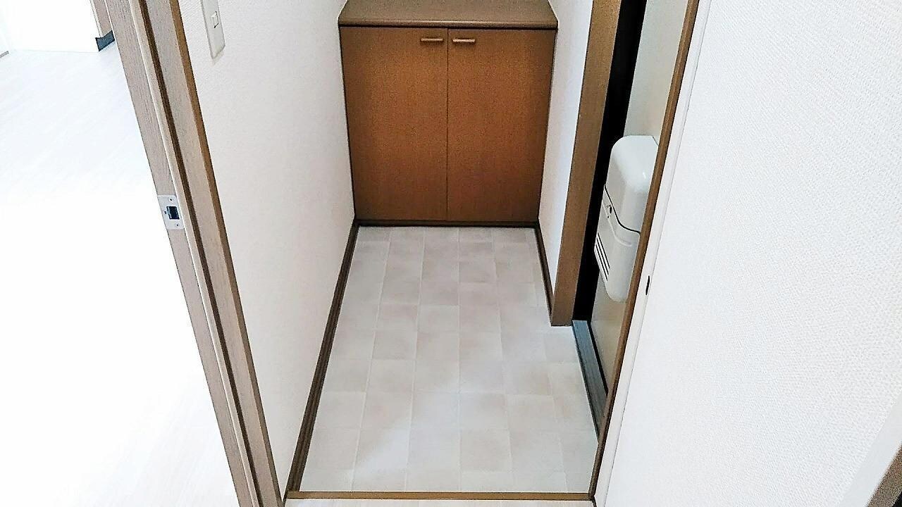 物件内観写真8　(玄関)