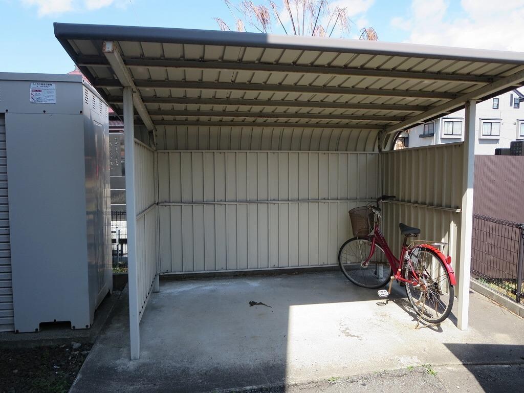 物件外観写真2　(駐輪場)