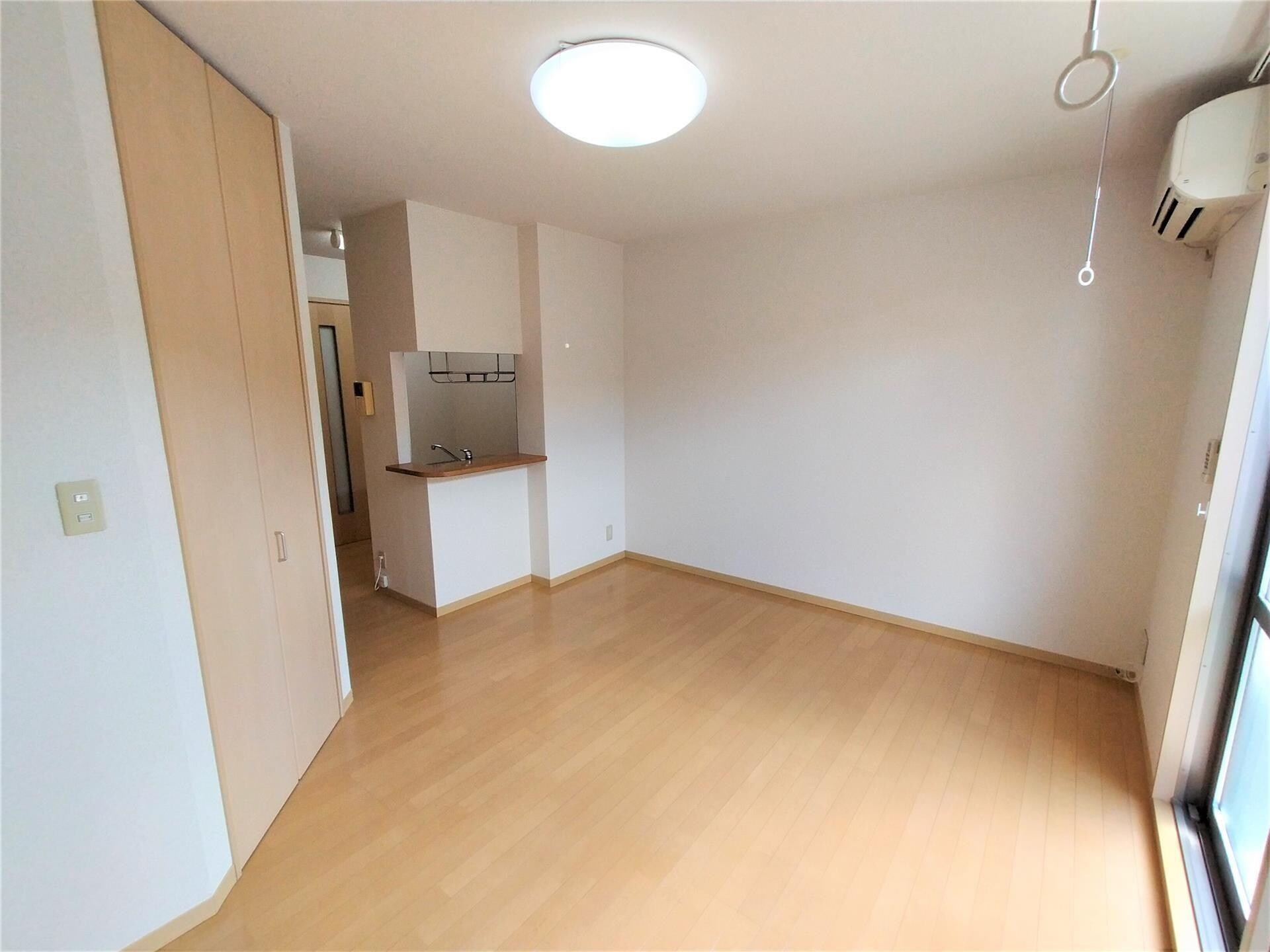 物件内観写真5　(リビング)