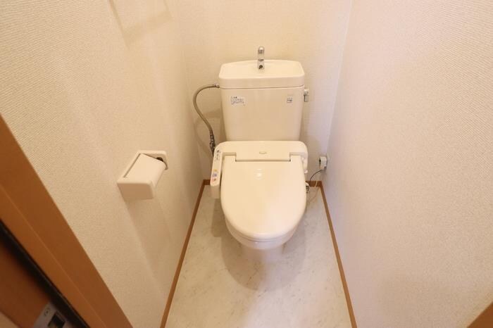 物件内観写真6　(温水洗浄暖房便座)