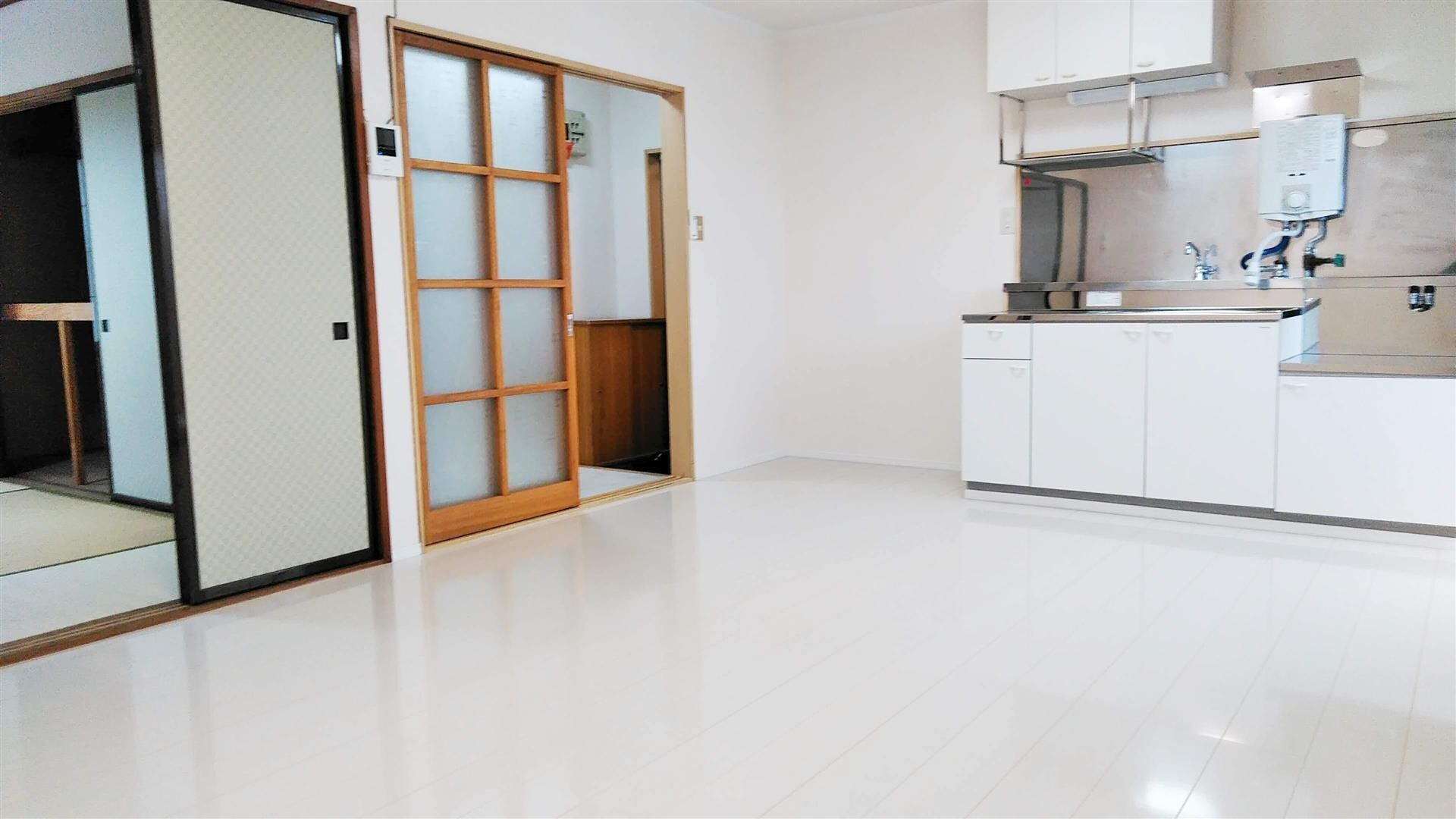 物件内観写真2　(リビング)