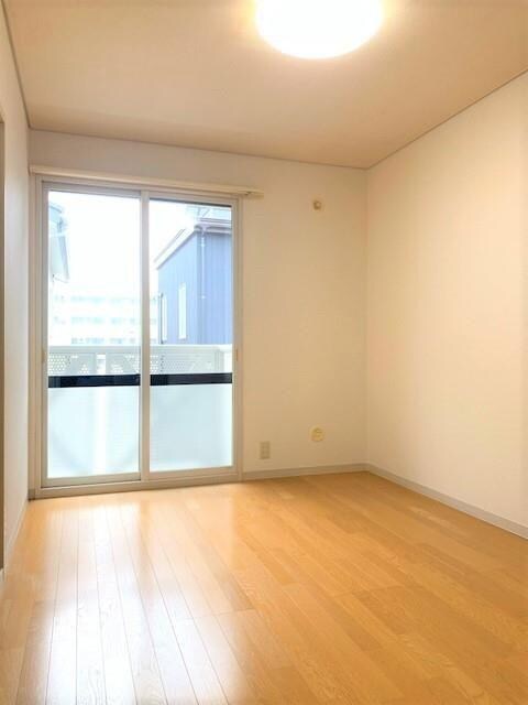 物件内観写真2　(洋室)