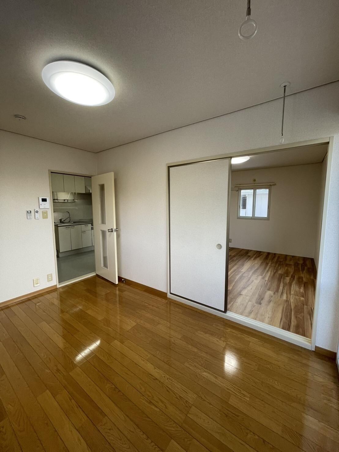 物件内観写真2　(洋室)