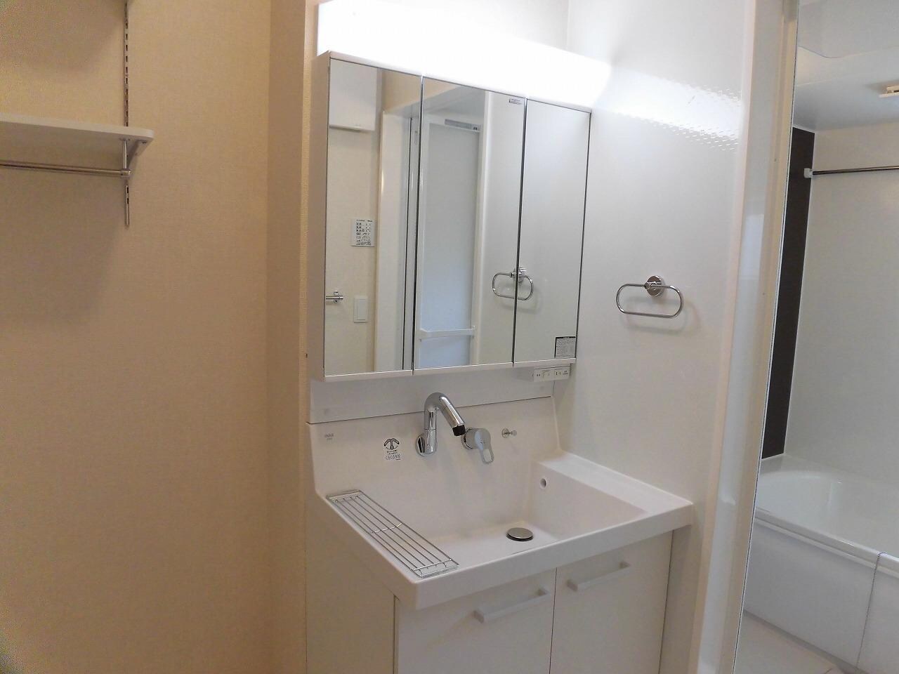 物件内観写真7　(洗面化粧台)