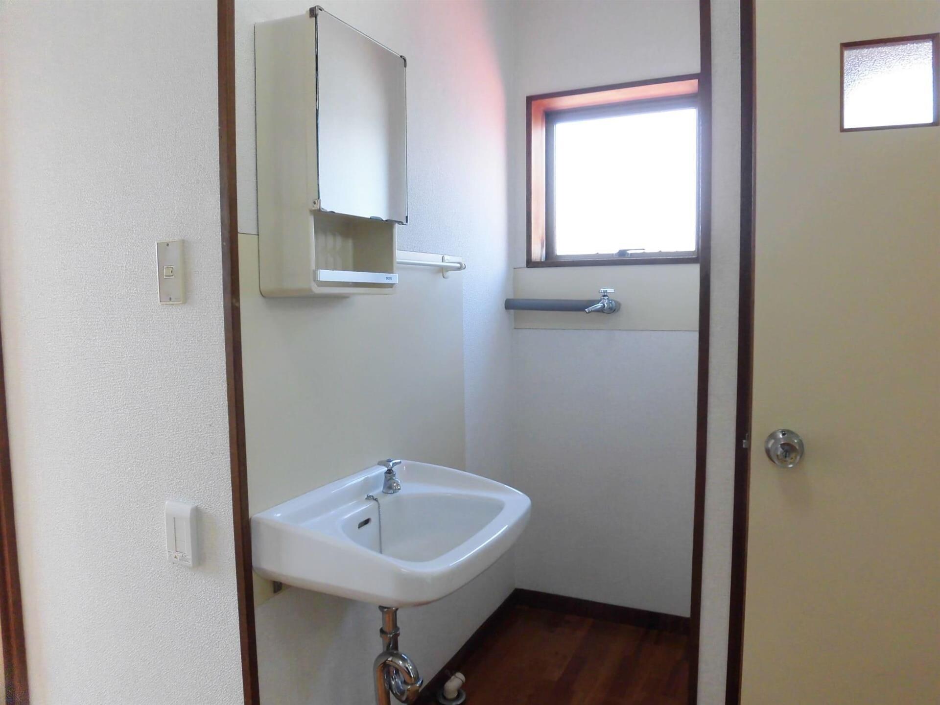 物件内観写真7　(洗面台)