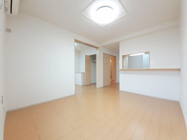 物件内観写真2　(☆リビング☆)