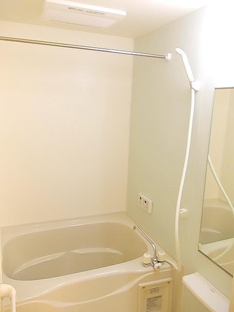 物件内観写真7　(浴室)