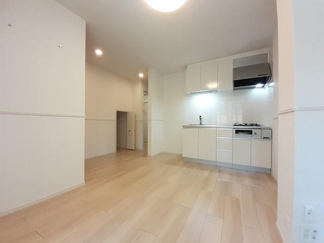 物件内観写真2　(リビング)