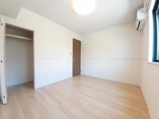 物件内観写真3　(洋室)