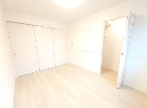 物件内観写真3　(洋室　6.1帖)