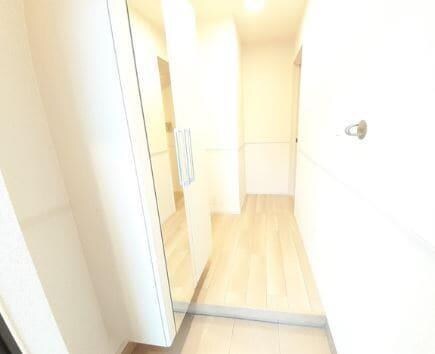 物件内観写真8　(玄関)