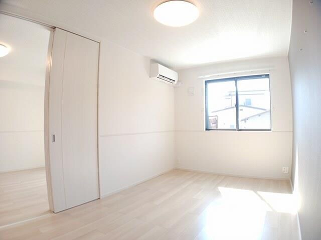 物件内観写真3　(洋室)