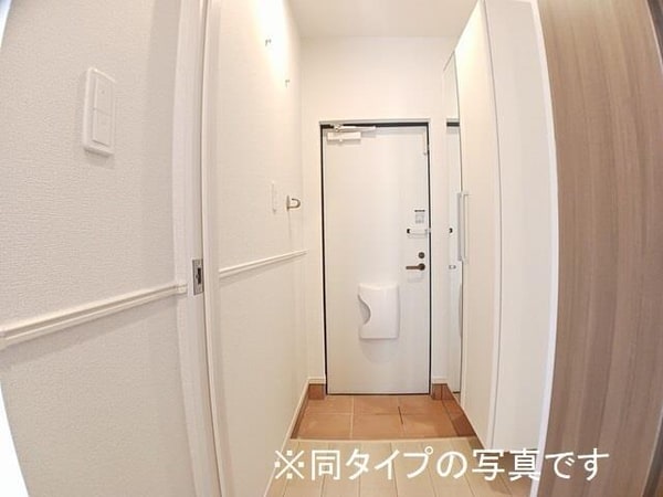 玄関周り(※同タイプ)