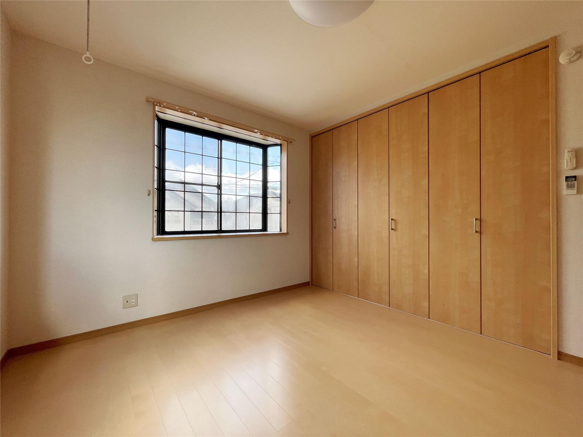 物件内観写真3　(奥洋室)