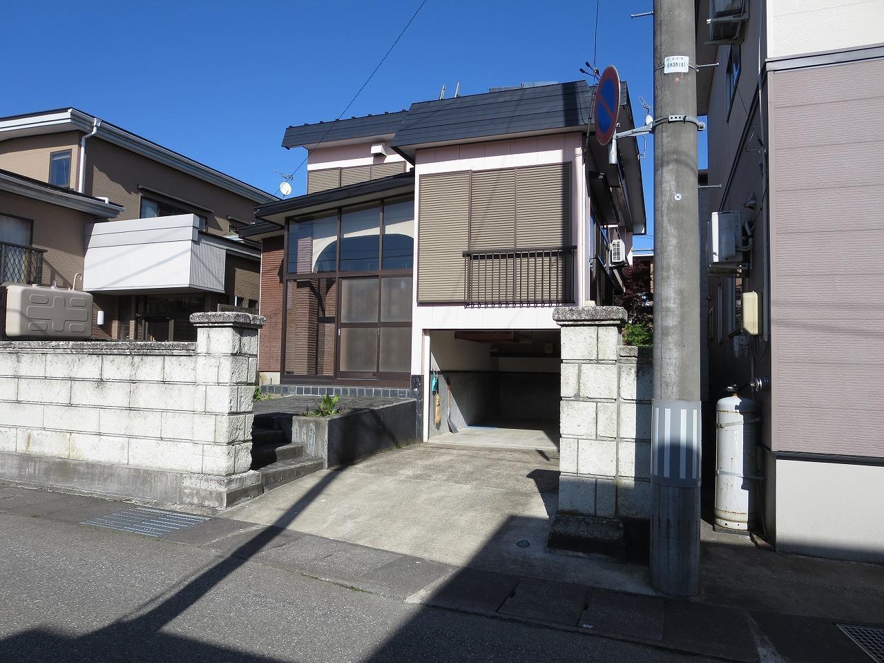 金谷町貸家