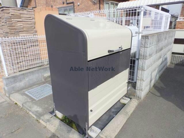 物件外観写真6　(ゴミ捨て場)