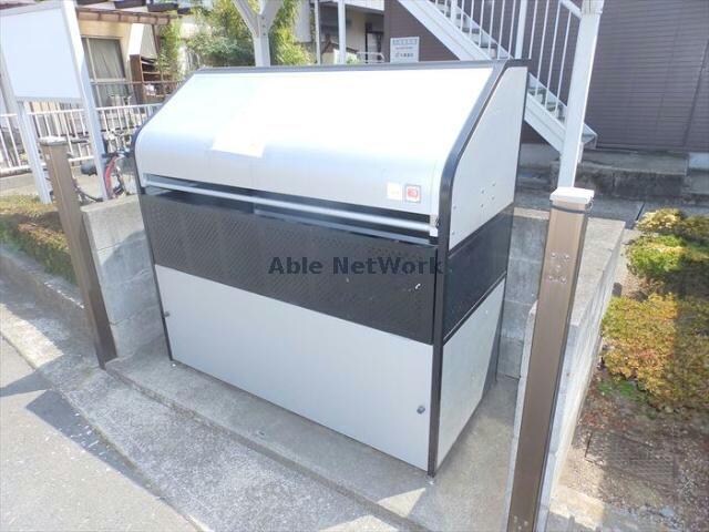 物件外観写真4　(専用ゴミ置き場)