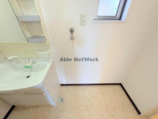 物件内観写真15　(洗濯置き場)