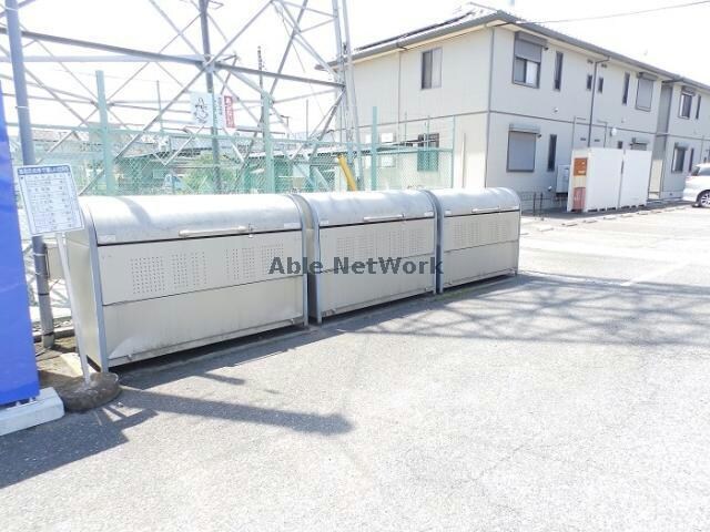 物件外観写真5　(ゴミ置き場)