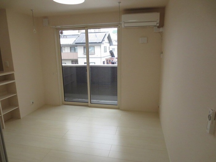 物件内観写真2　(ＬＤＫ)