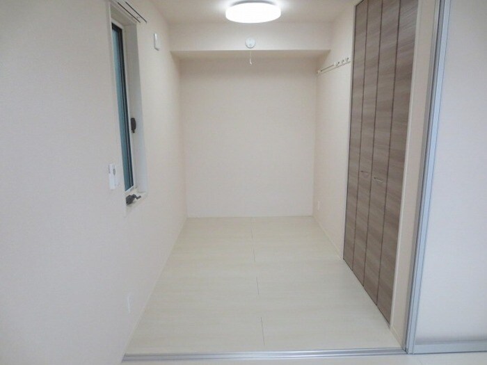 物件内観写真5　(洋室3帖)