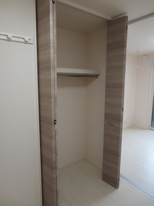 物件内観写真8　(クローゼット)