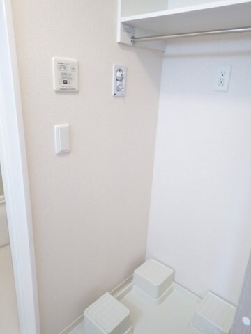 内装他(洗濯機置き場)