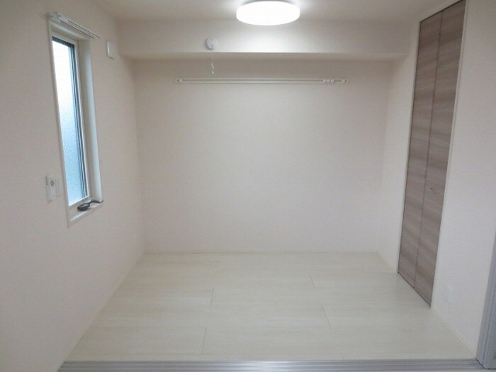 物件内観写真5　(洋室)