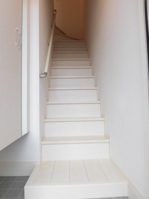 物件内観写真9　(玄関)