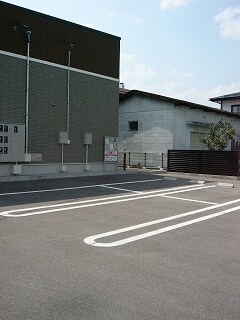 物件外観写真2　(駐車場)