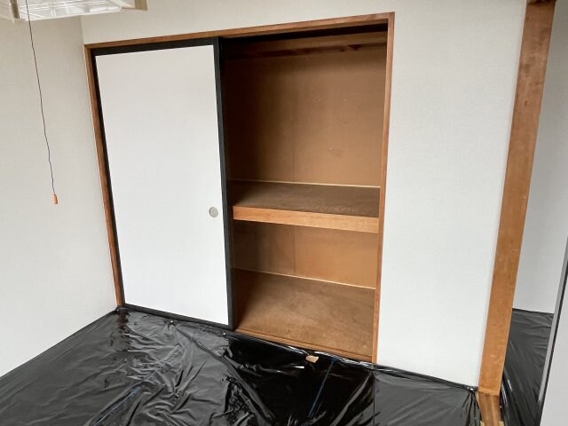 物件内観写真10　(こまごまとしたものを収納できそうですね)