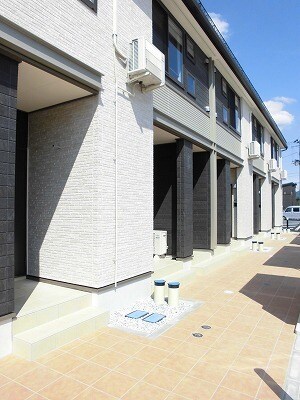 物件外観写真2　(エントランス)