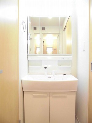 物件内観写真8　(洗面所)