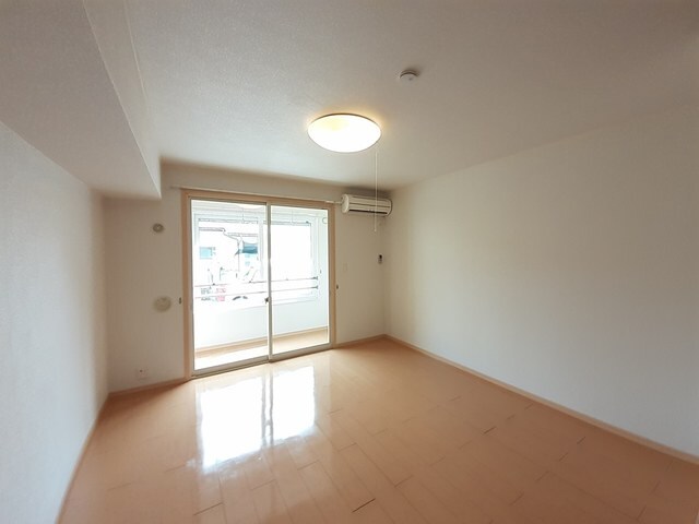 物件内観写真5　(居室・リビング)