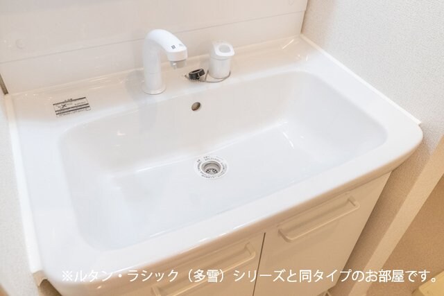 物件内観写真5　(洗面所)