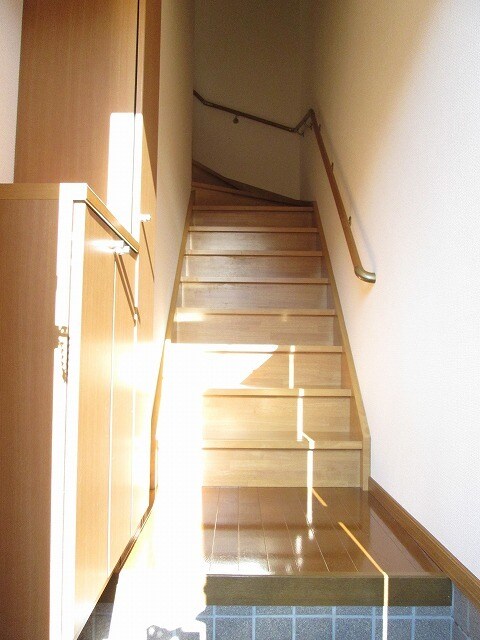 物件内観写真7　(玄関)