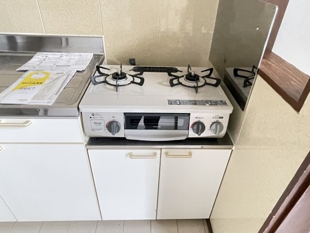 物件内観写真12　(ガスコンロが付いてます)