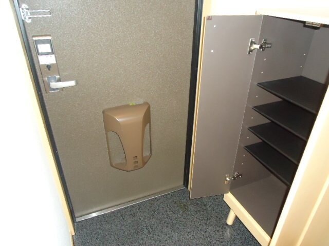 物件内観写真18　(玄関（別室写真）)