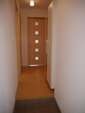 物件内観写真7　(玄関)