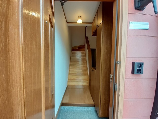 物件内観写真13　(玄関)