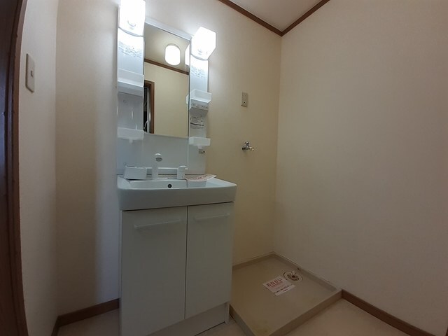 物件内観写真8　(洗面所)