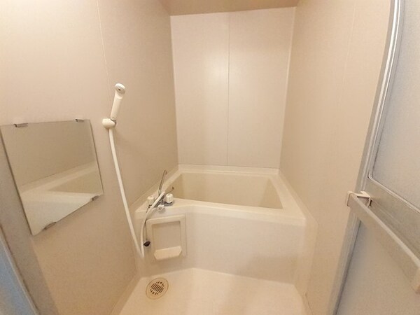 浴室(バス／シャワールーム等)