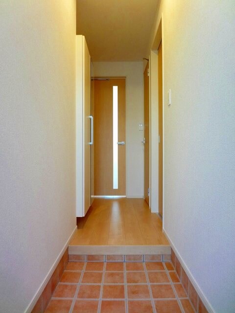 物件内観写真7　(玄関)