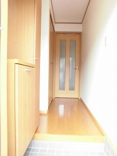 物件内観写真12　(玄関)