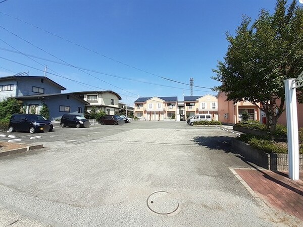 駐車場(駐車場)