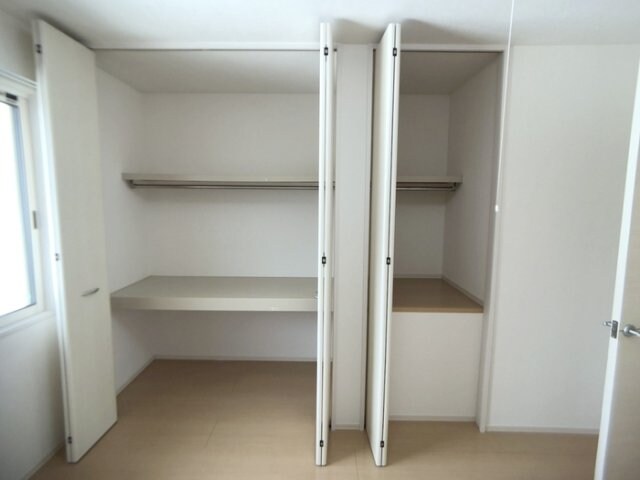 物件内観写真8　(北洋室収納)